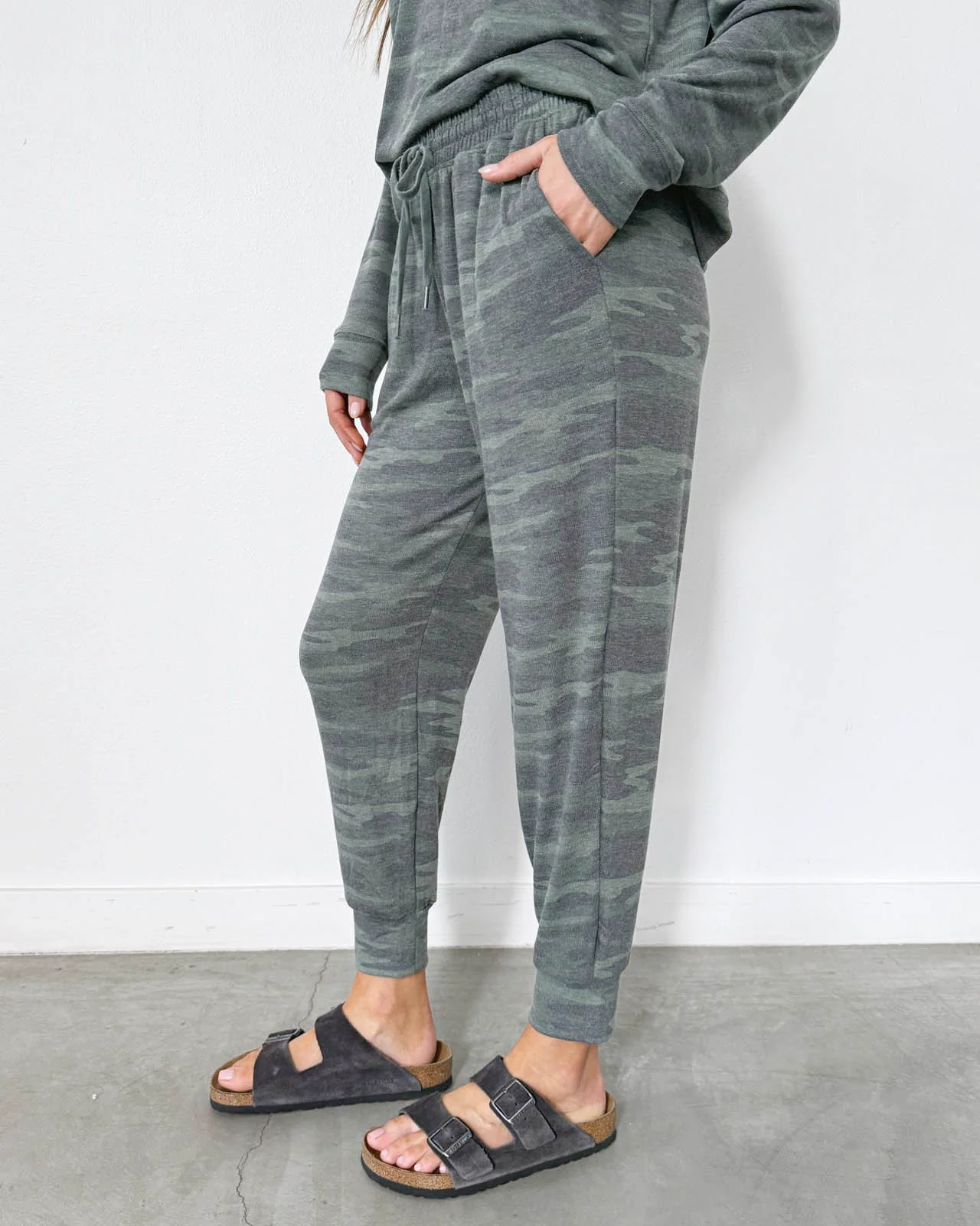Supersoft Camo Jogger - Image 3