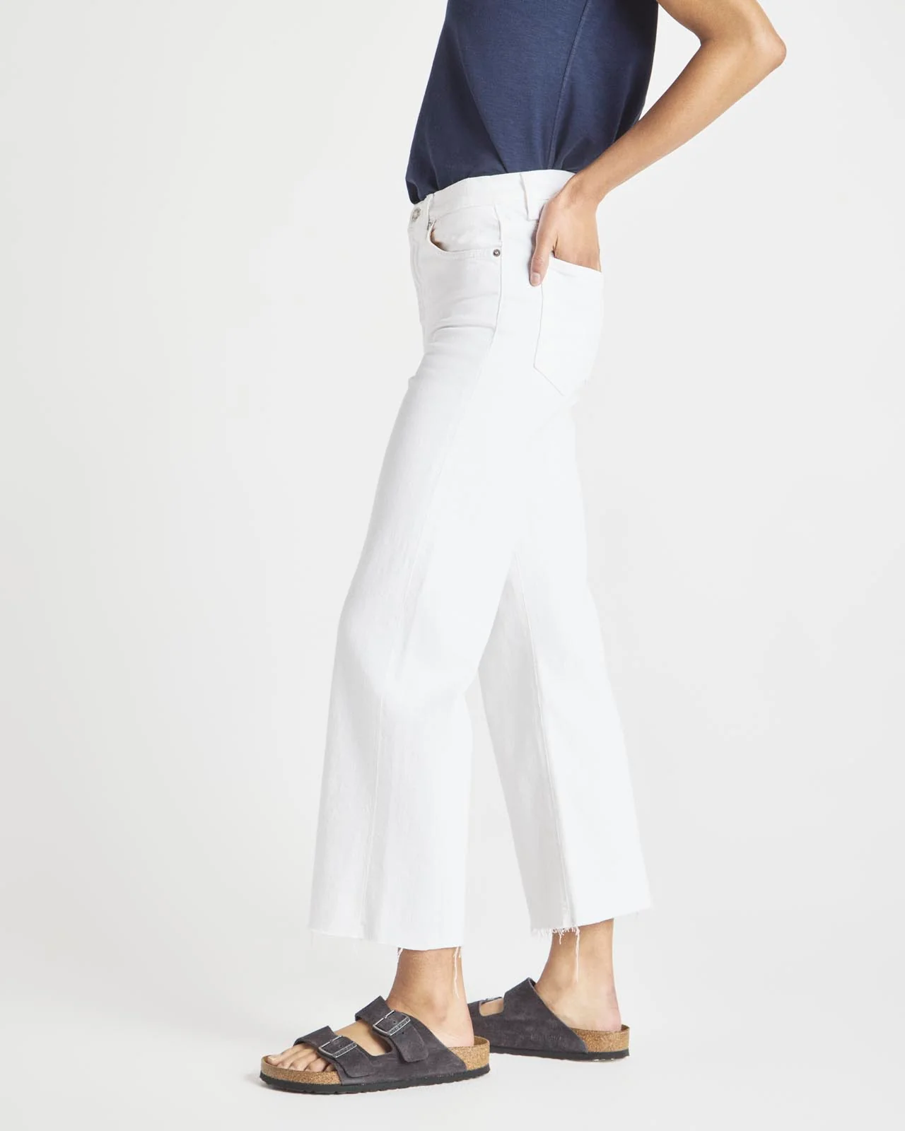 Cropped Wide Leg Jean in White - Image 4