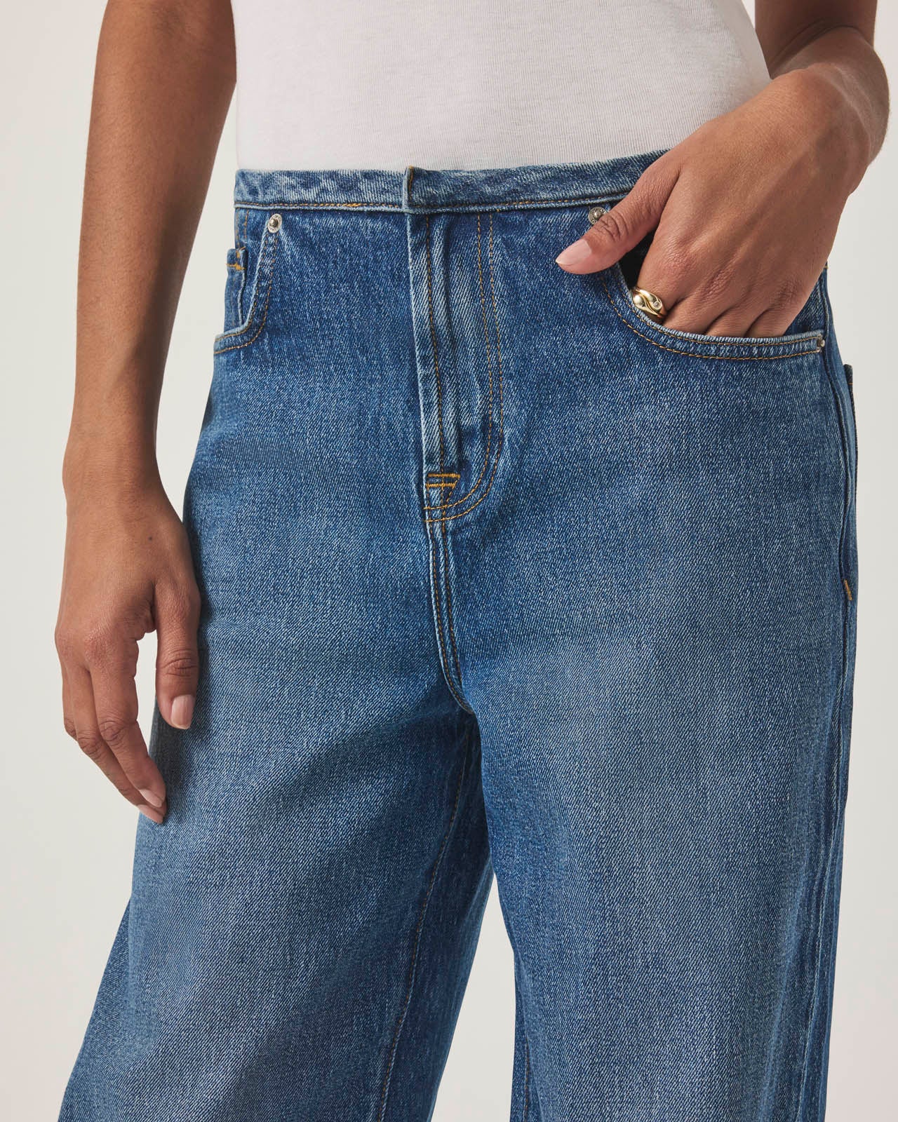 Cut Waist Relax Wide Leg Jean - Image 2