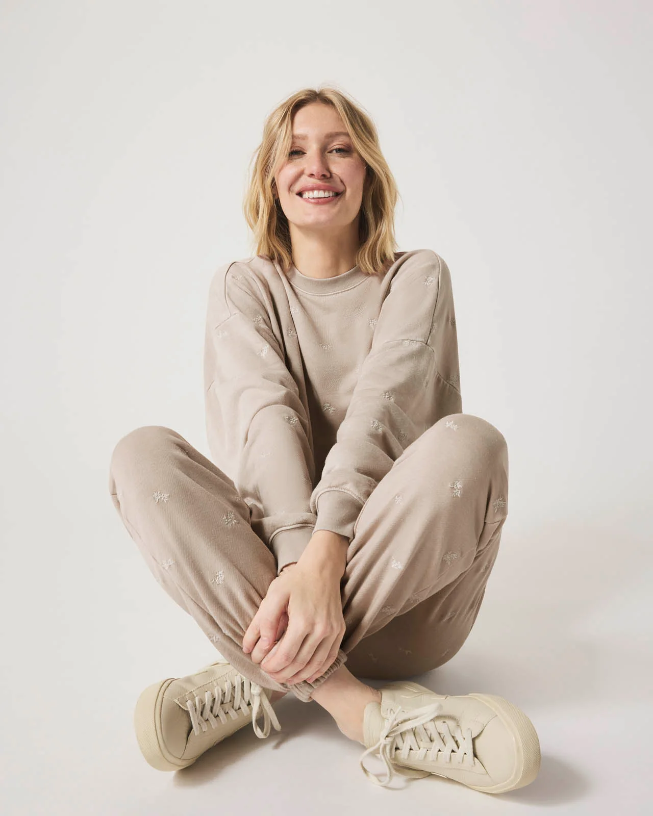 Elise Embroidered Pullover - Image 4