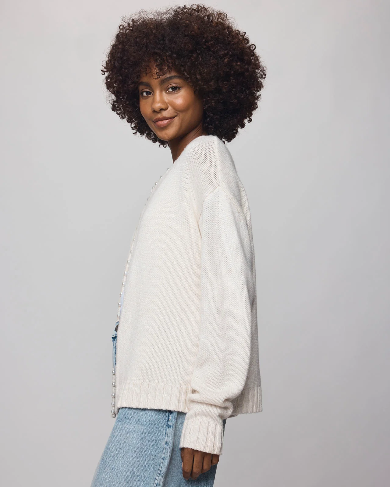 Emmy Cashblend Pearl Cardigan - Image 15