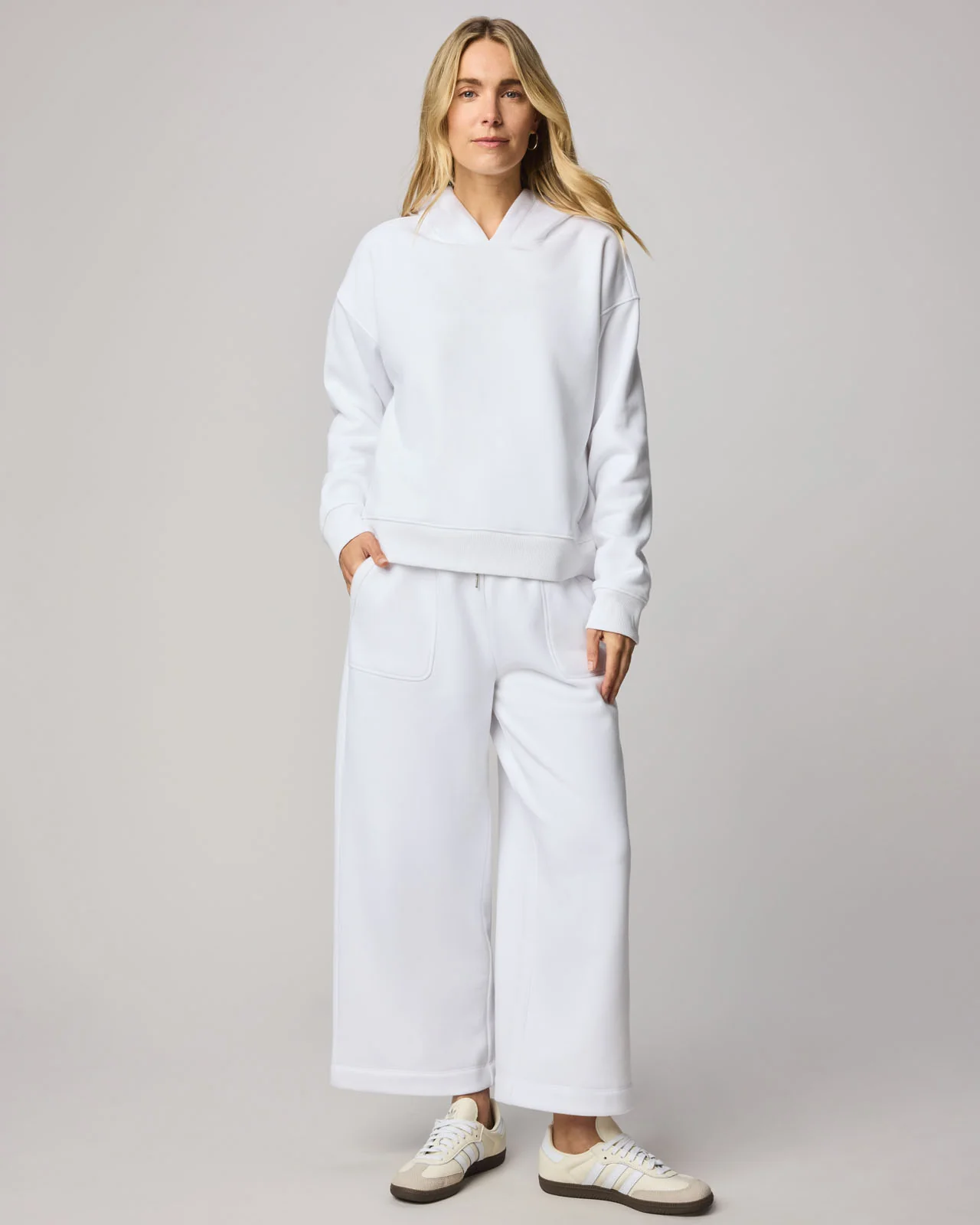 Goldie Sweatshirt - Image 18
