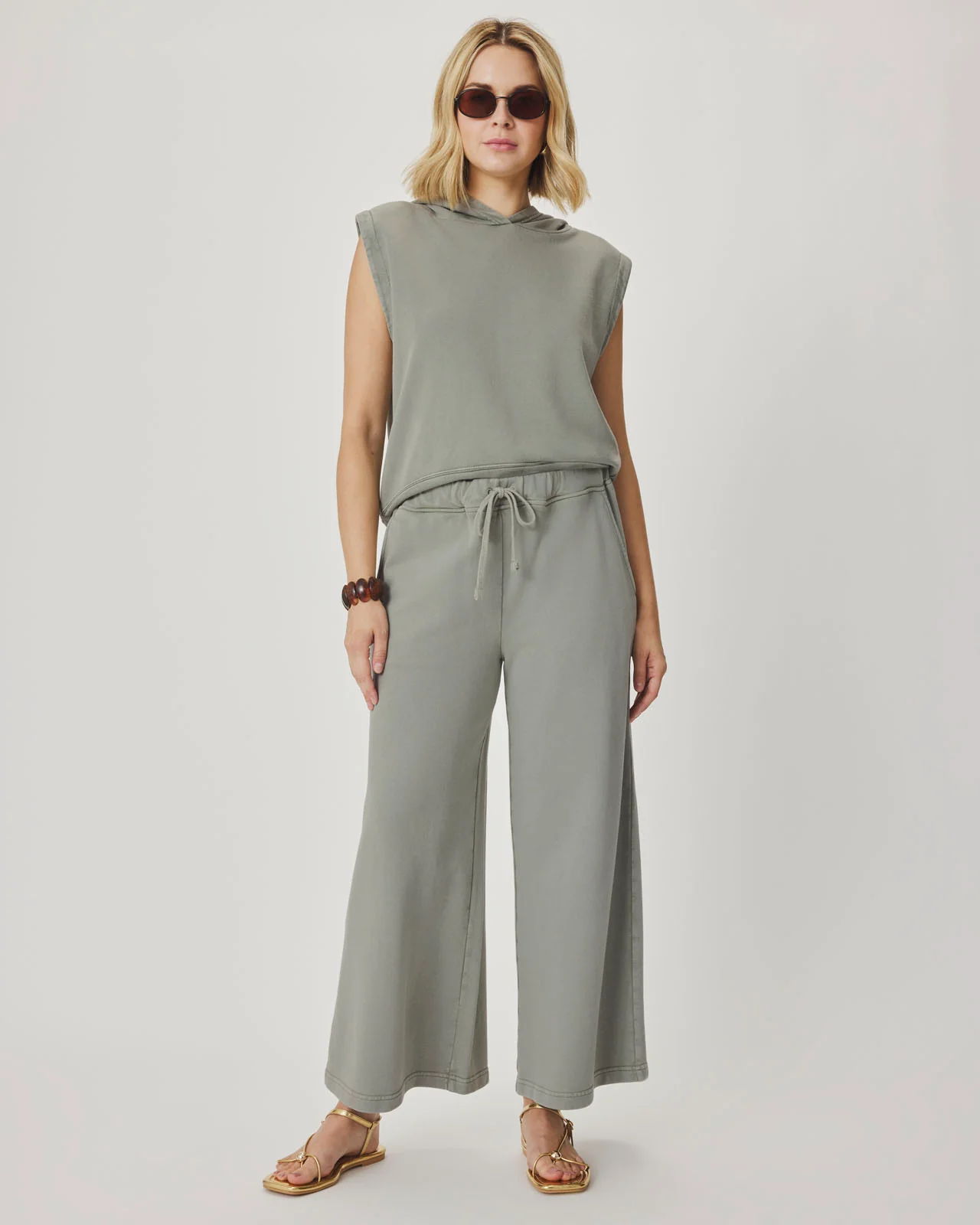 Greta Sleeveless Hoodie - Image 3