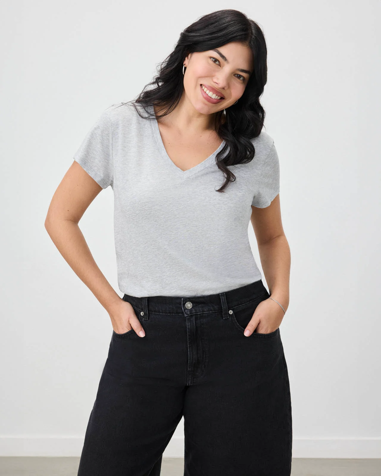 Kate V-Neck Tee - Image 24
