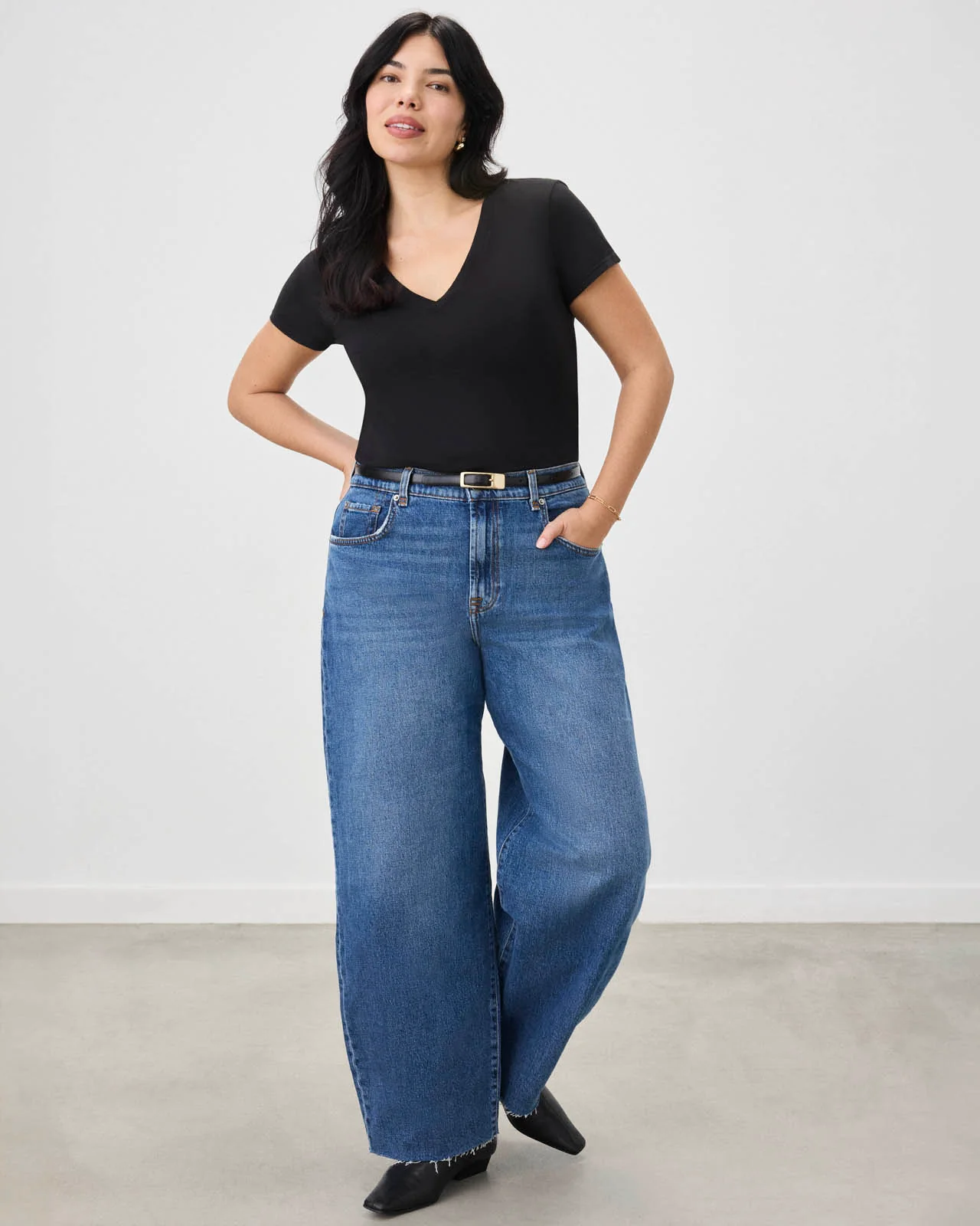 Kate V-Neck Tee - Image 9