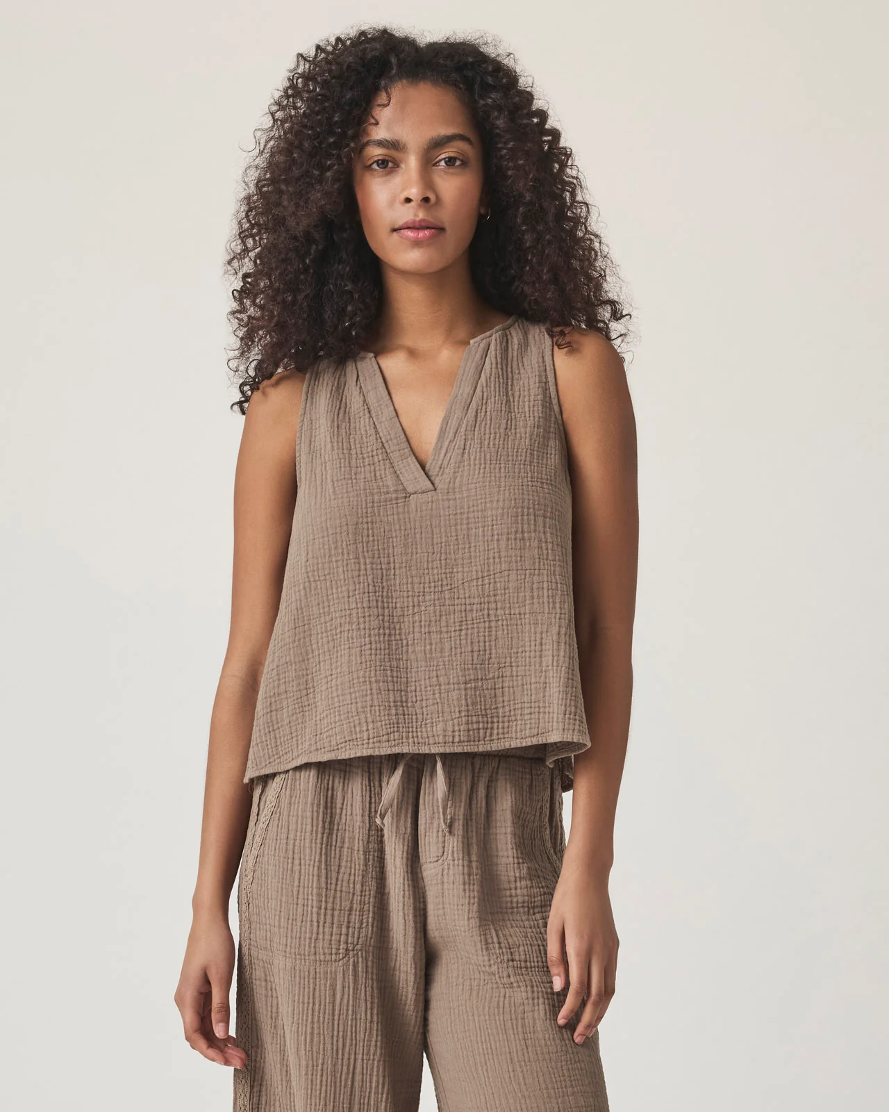 Kit Gauze V-Neck Tank