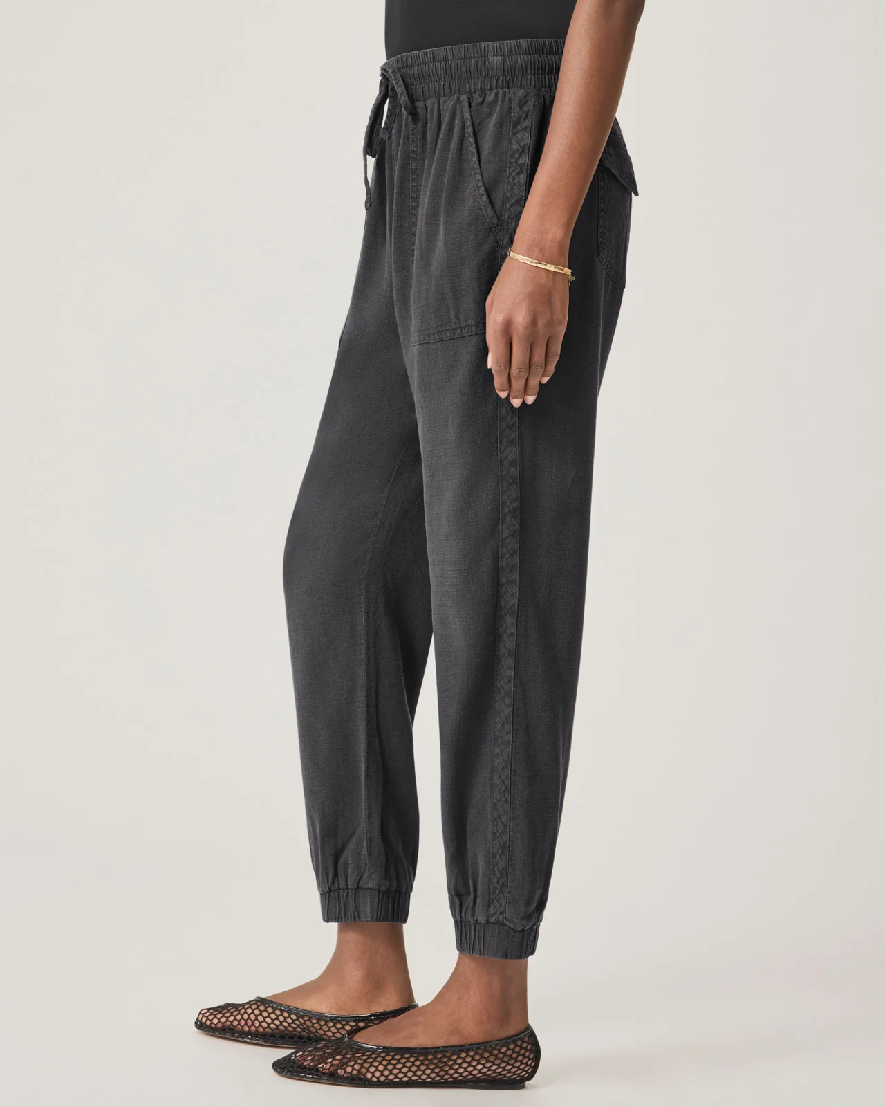 Lakeside Jogger - Image 11