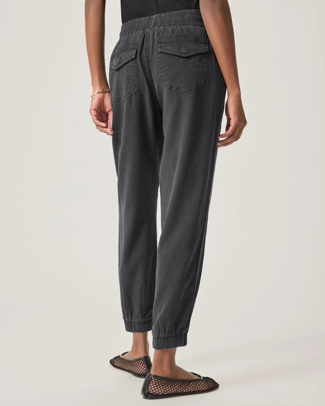 Lakeside Jogger - Image 12
