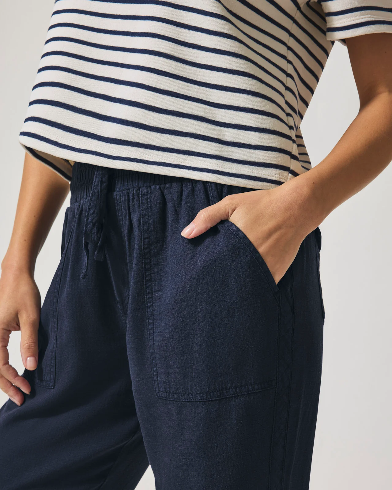 Lakeside Jogger - Image 17