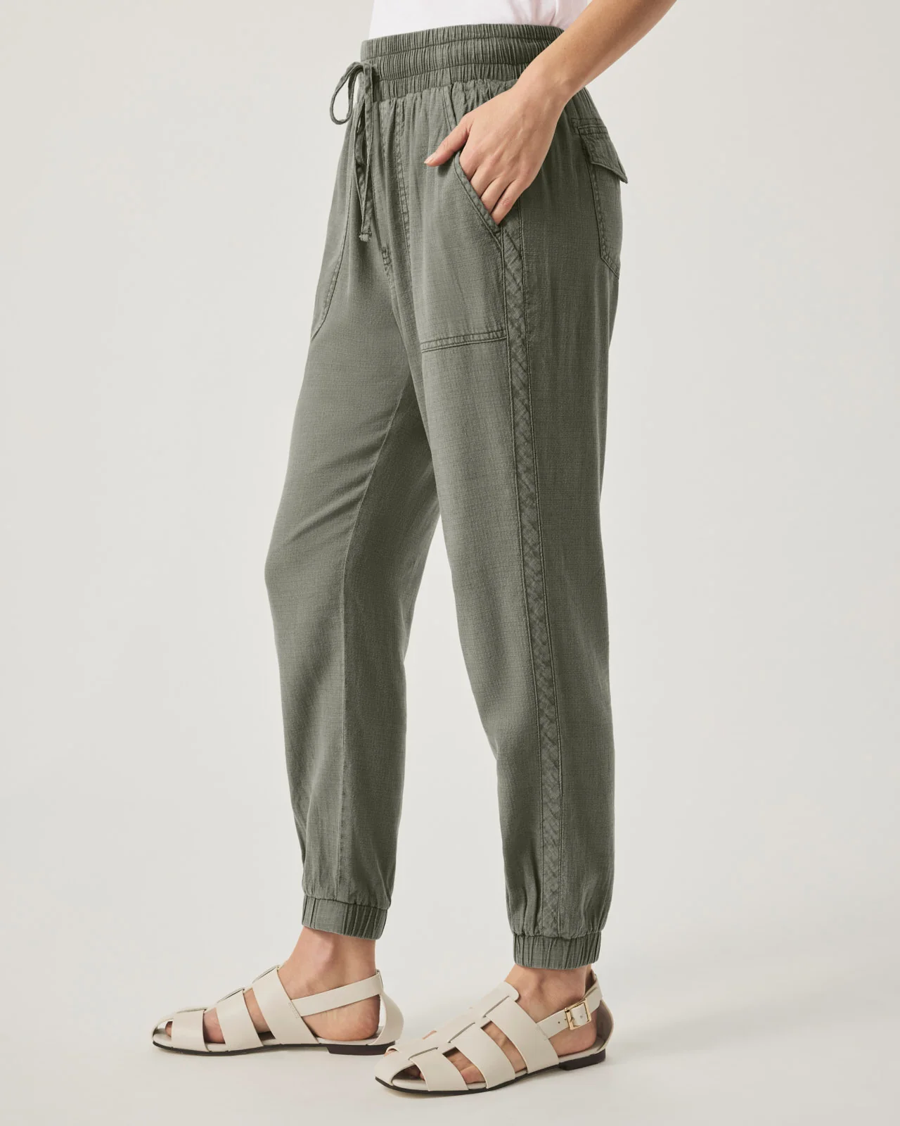 Lakeside Jogger - Image 21