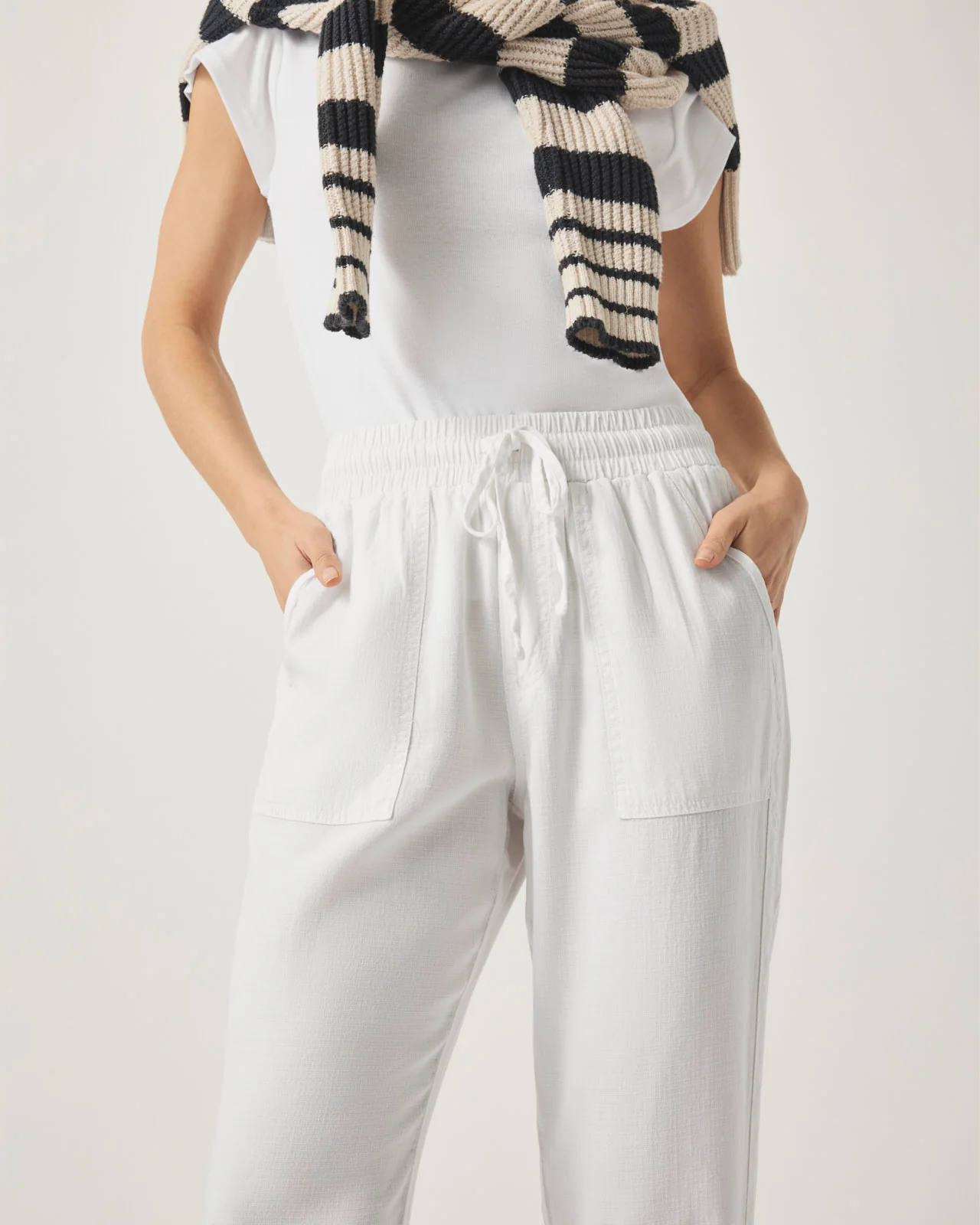 Lakeside Jogger - Image 26