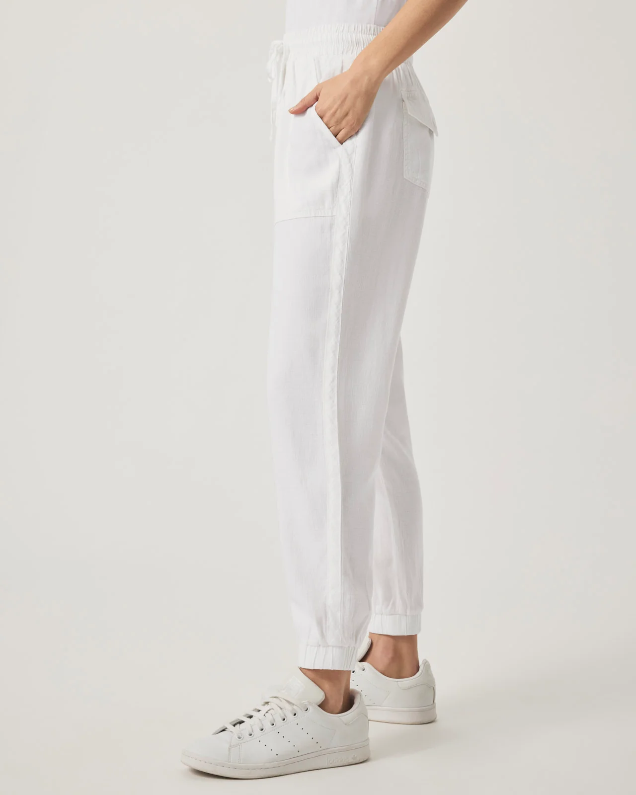 Lakeside Jogger - Image 27