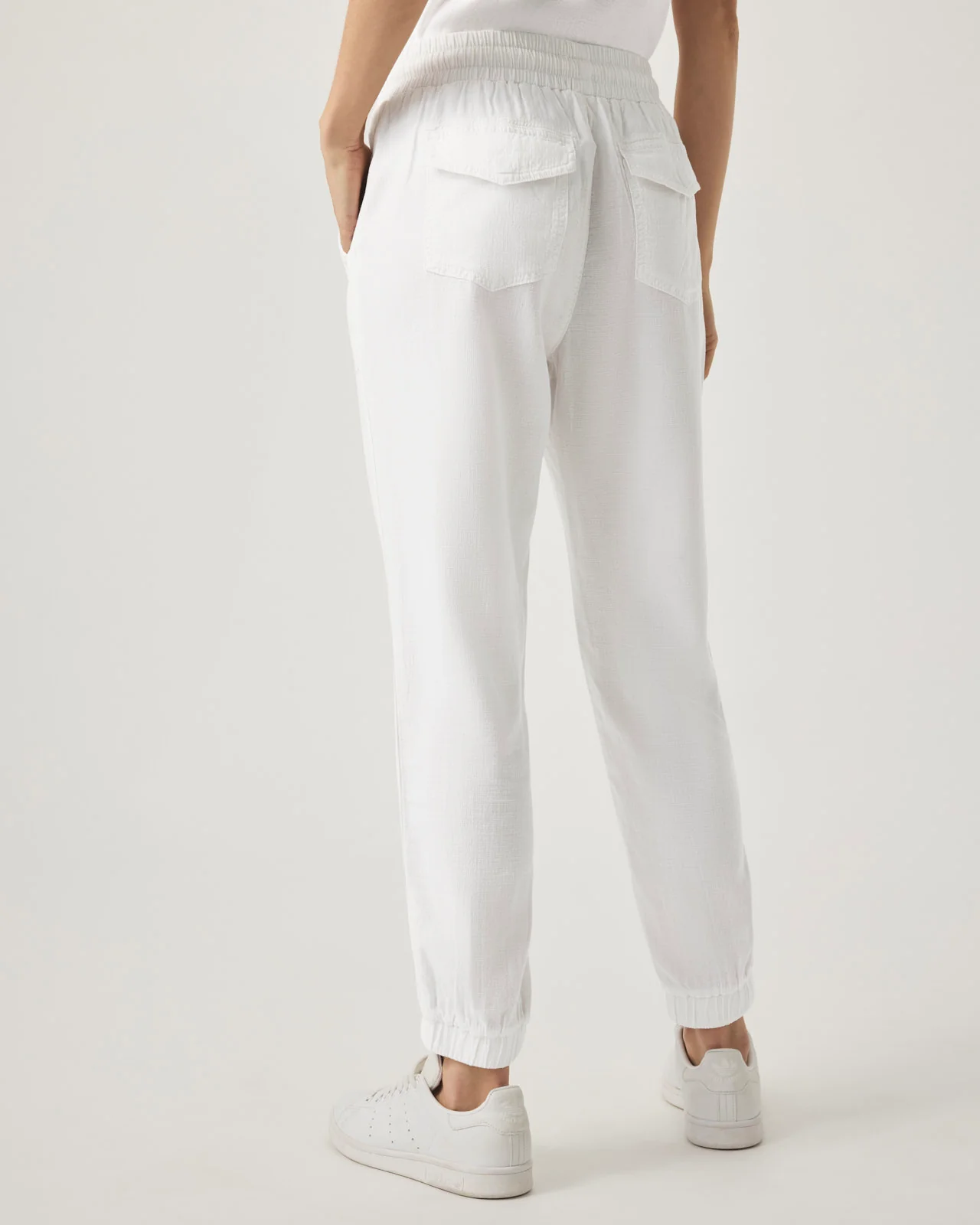 Lakeside Jogger - Image 28