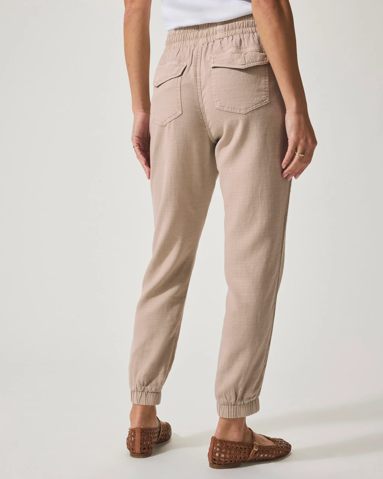 Lakeside Jogger - Image 8