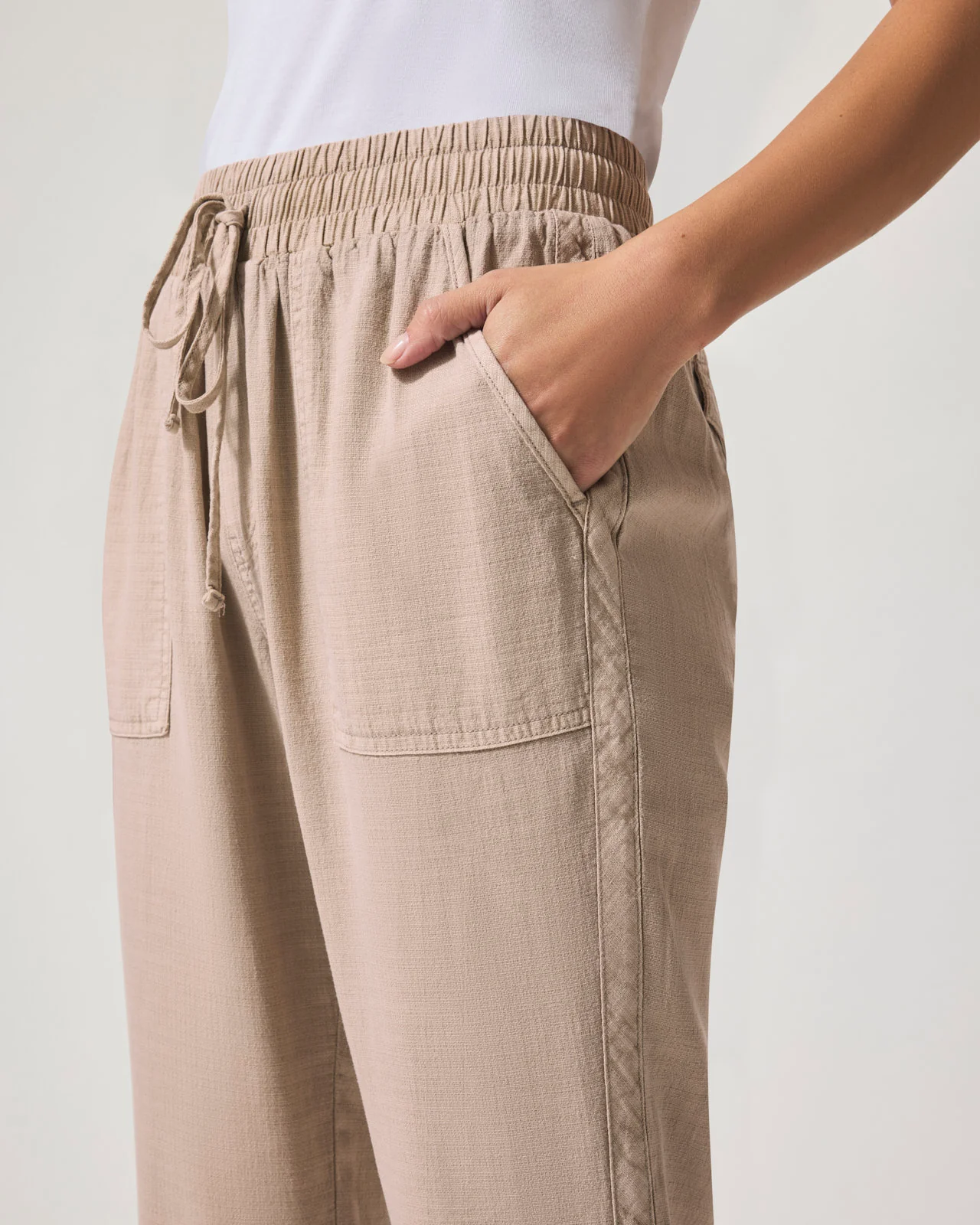 Lakeside Jogger - Image 9
