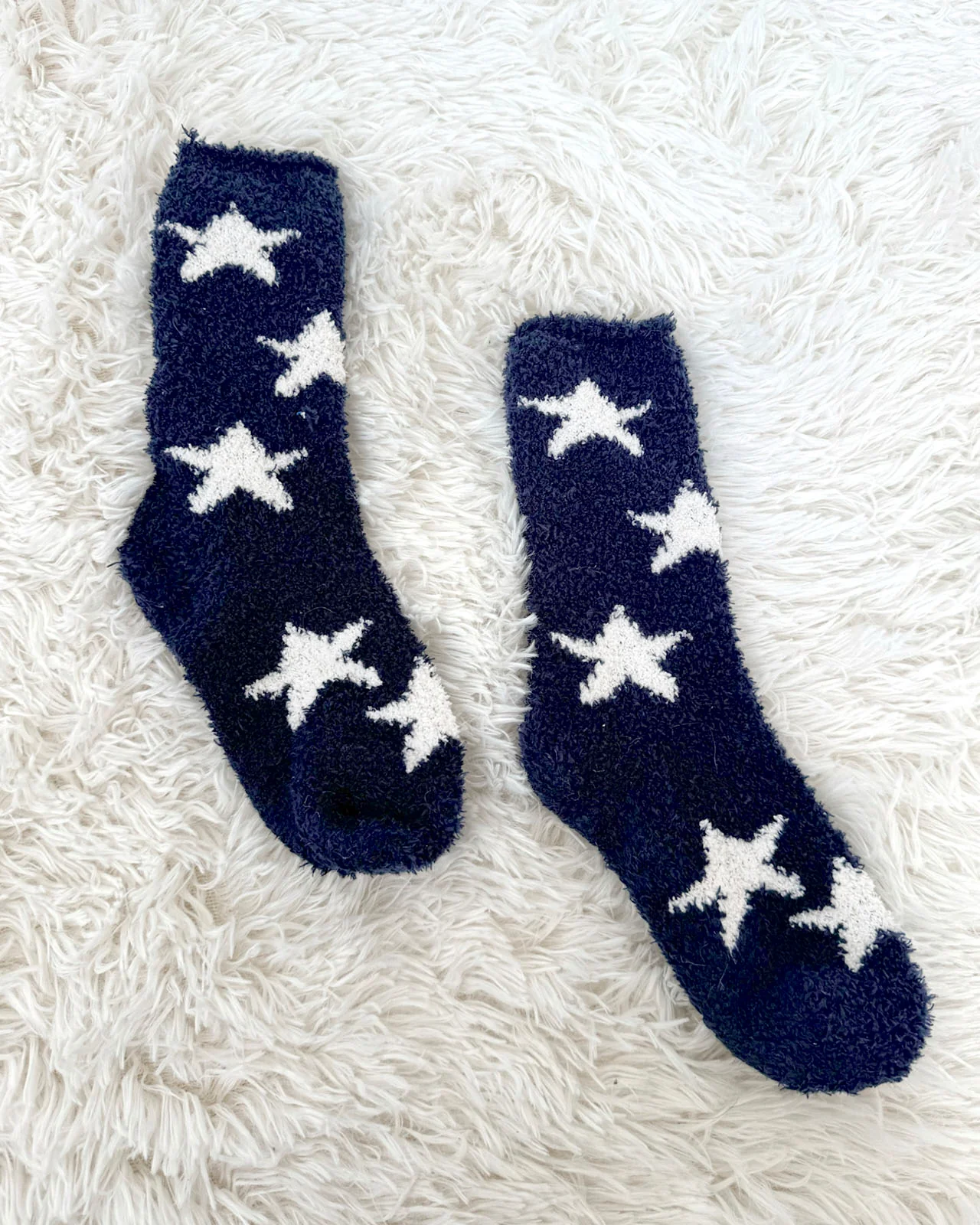Navy Oat Bia Fuzzy Yarn Socks