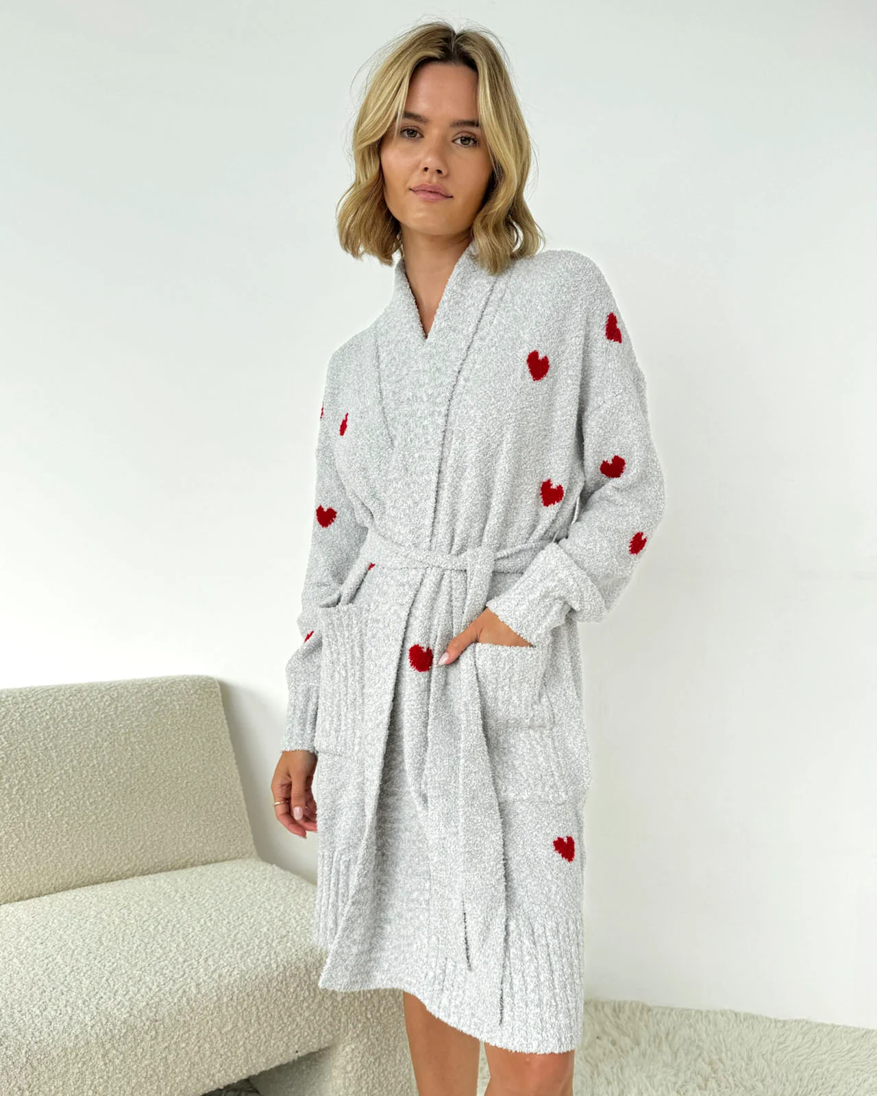 Pomona Fuzzy Yarn Hearts Robe - Image 9
