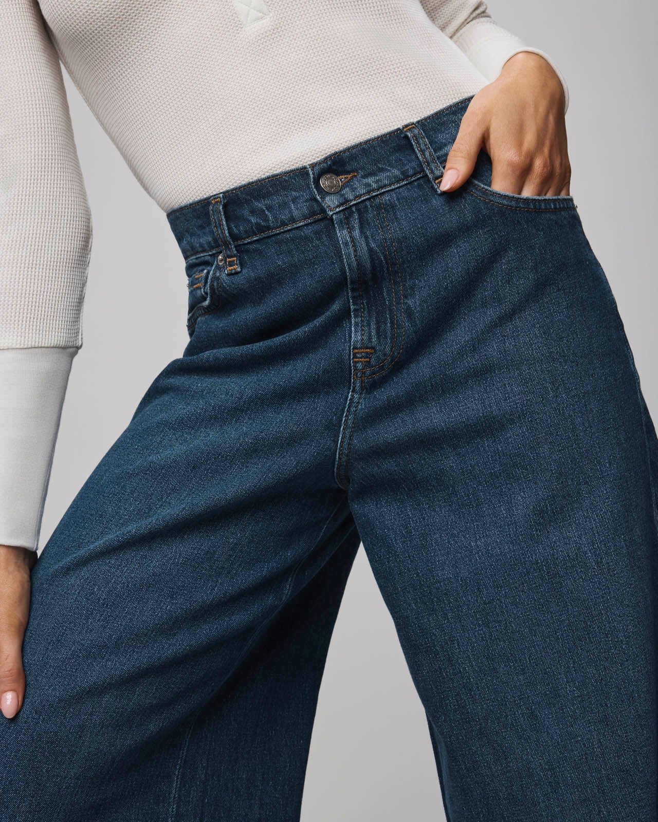 Ravyn Cuffed Wide Leg Jean in Dark Wash - Image 4
