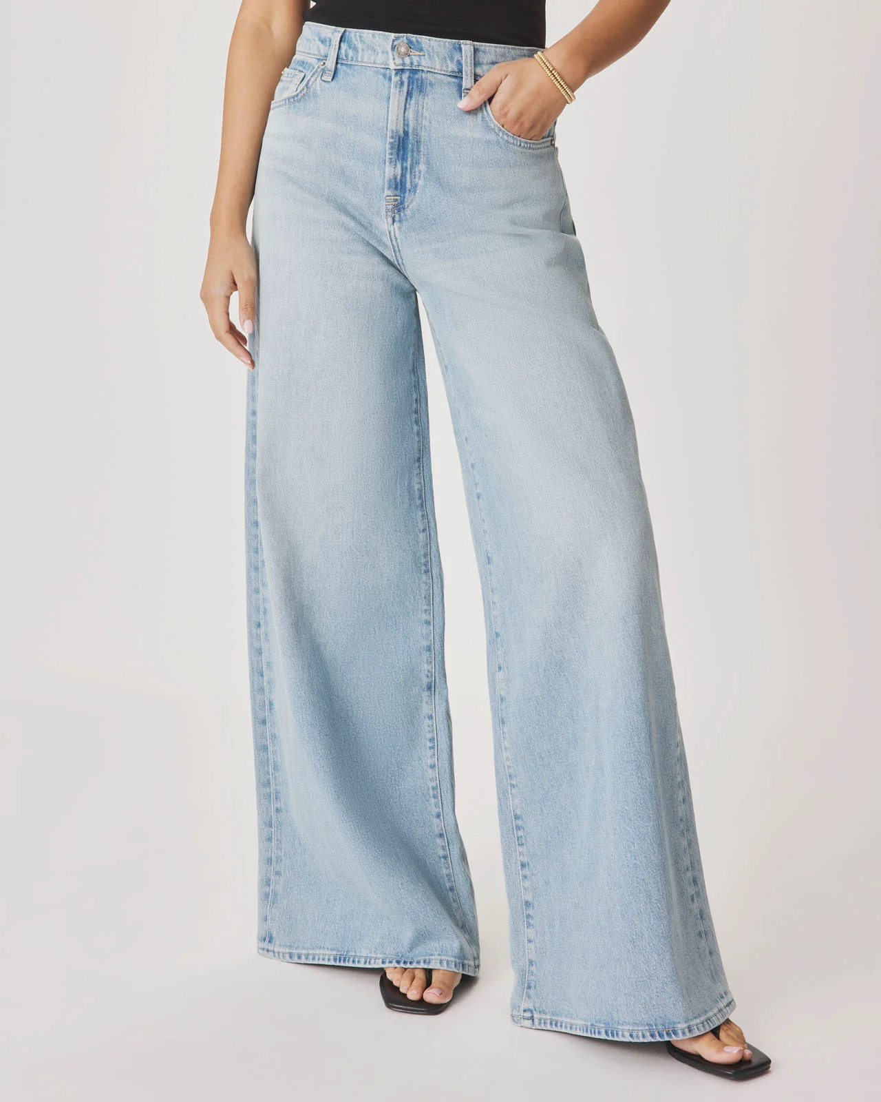 Ravyn Cuffed Wide Leg Jean in Light Wash - Image 4