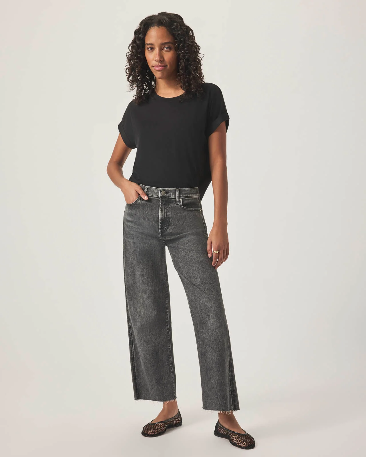 Cropped Wide Leg Raw Hem Jean - Image 2