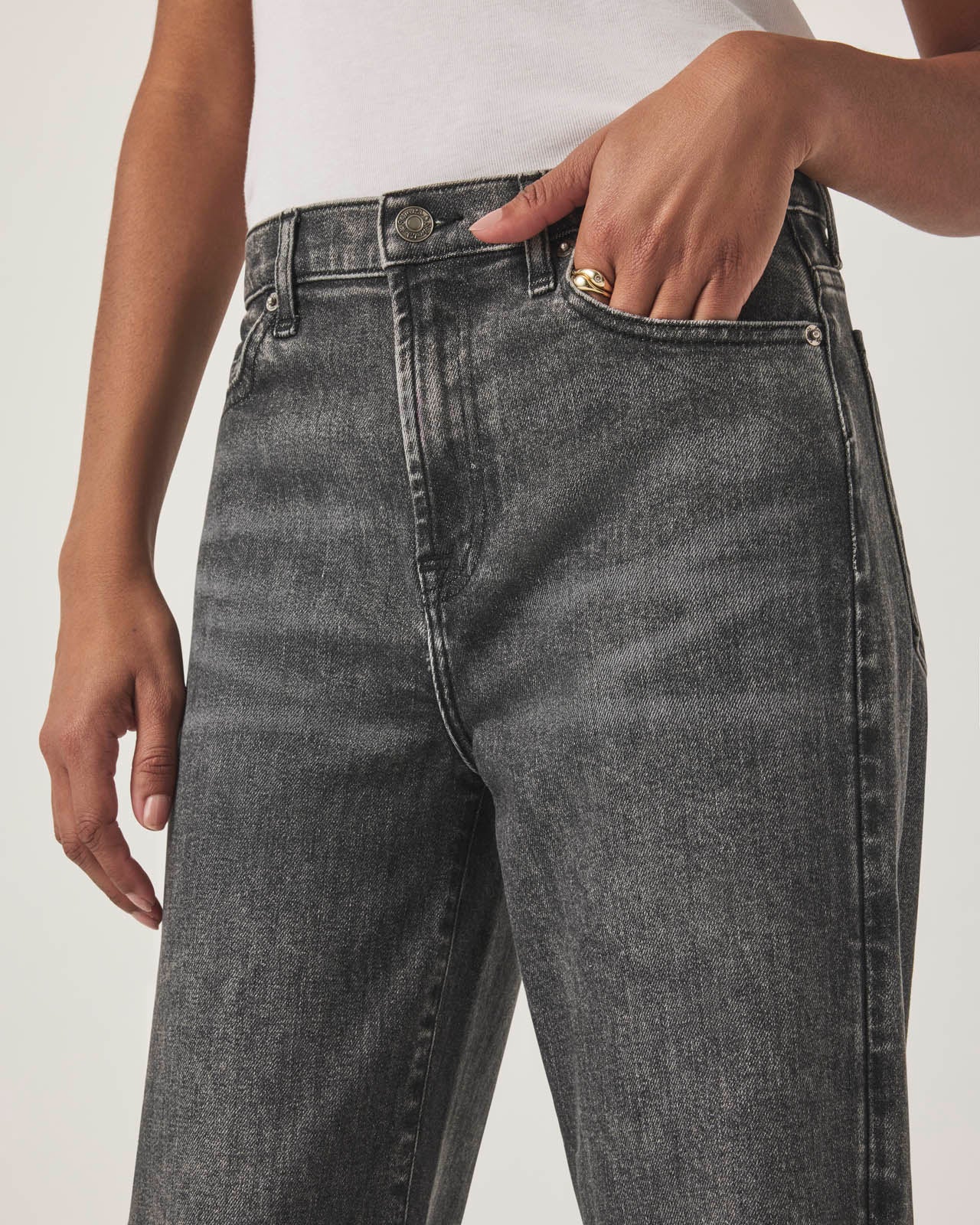 Cropped Wide Leg Raw Hem Jean - Image 5