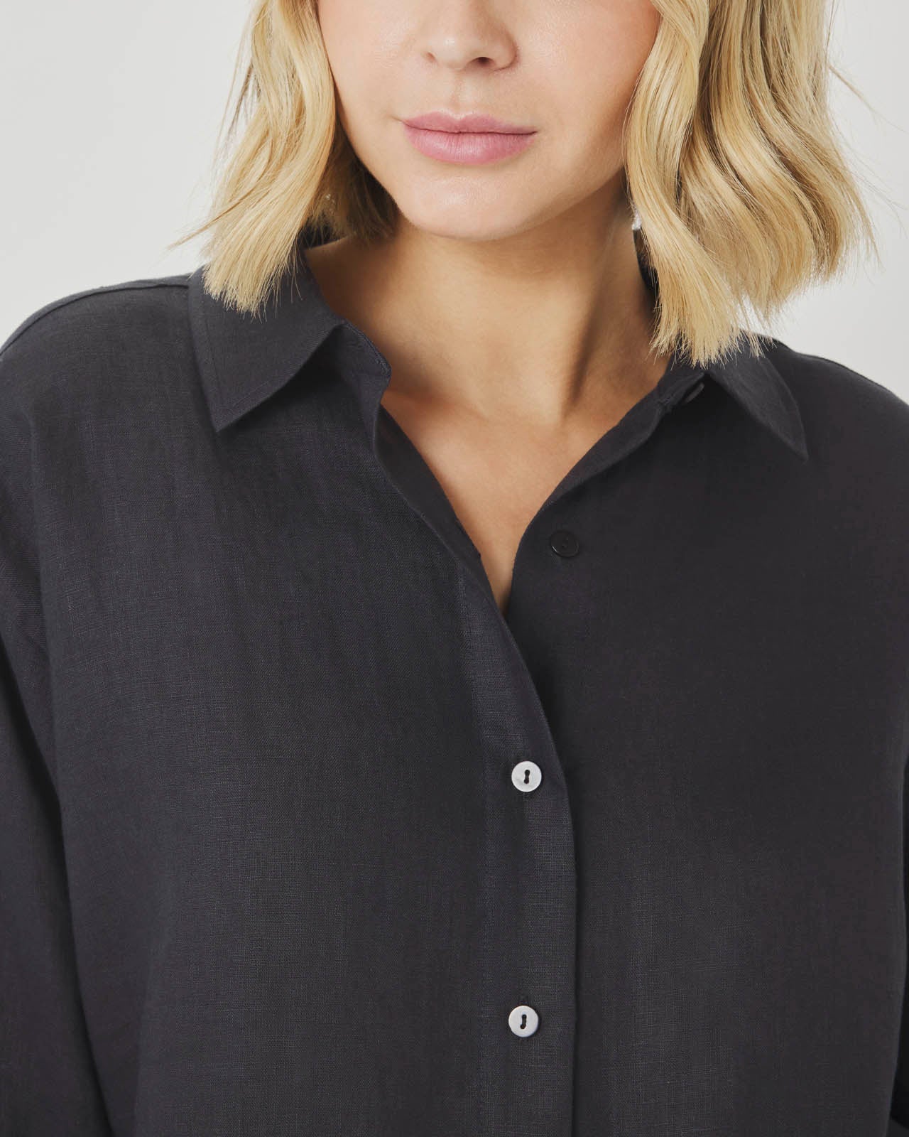 Stella Linen Button Down - Image 5
