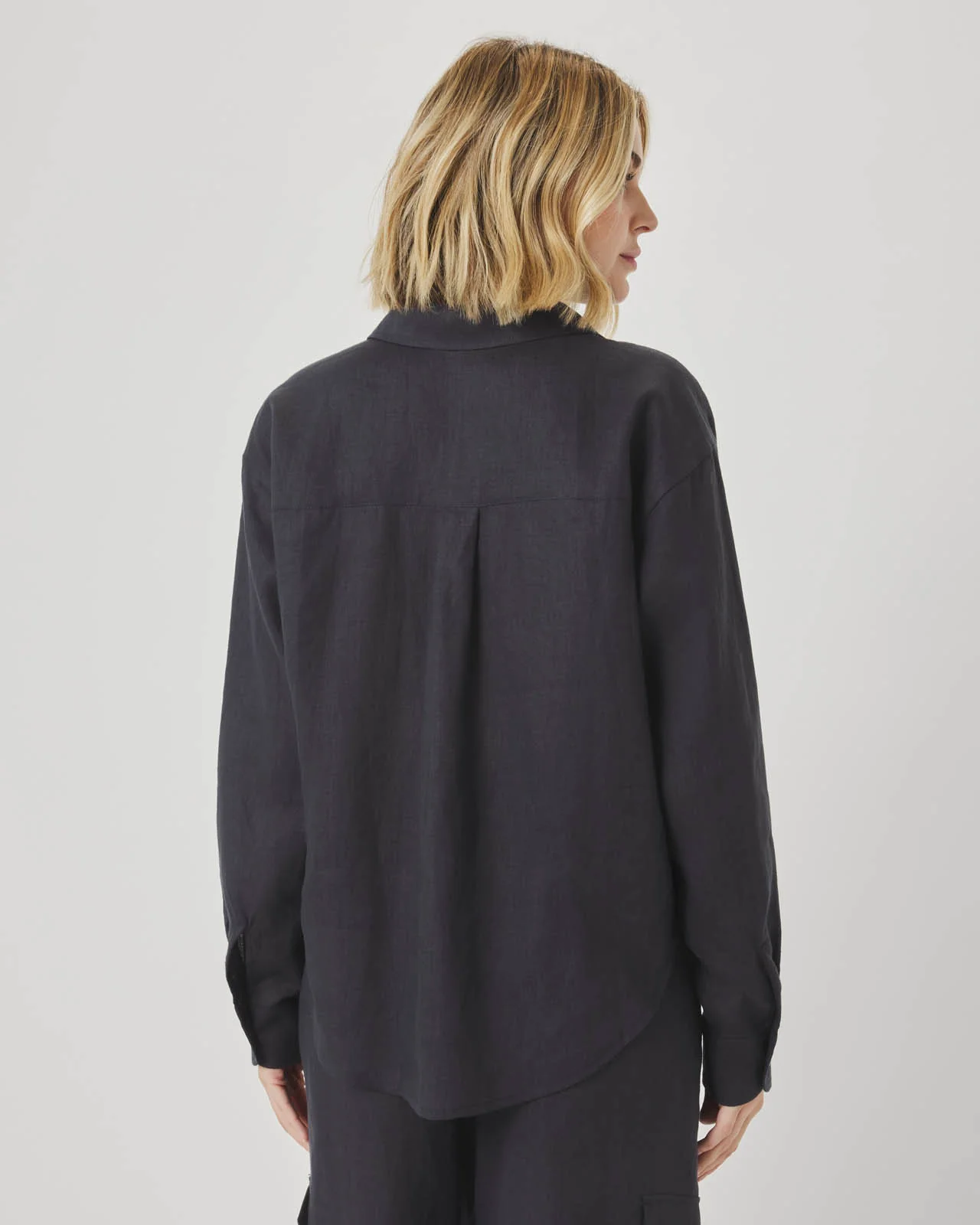 Stella Linen Button Down - Image 7
