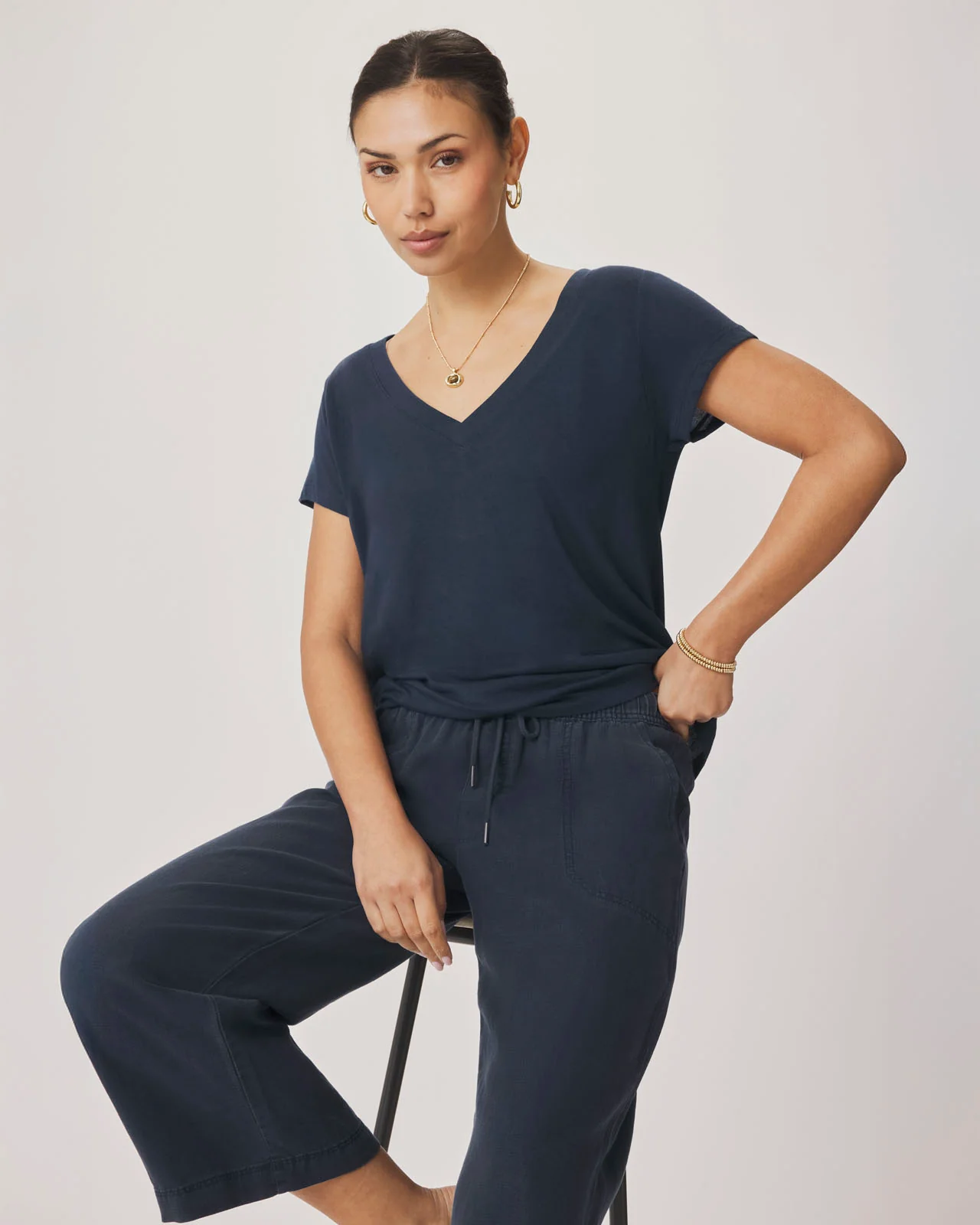 The Lila Climate Beneficial™ Verified Cotton V-Neck Tee - Image 10