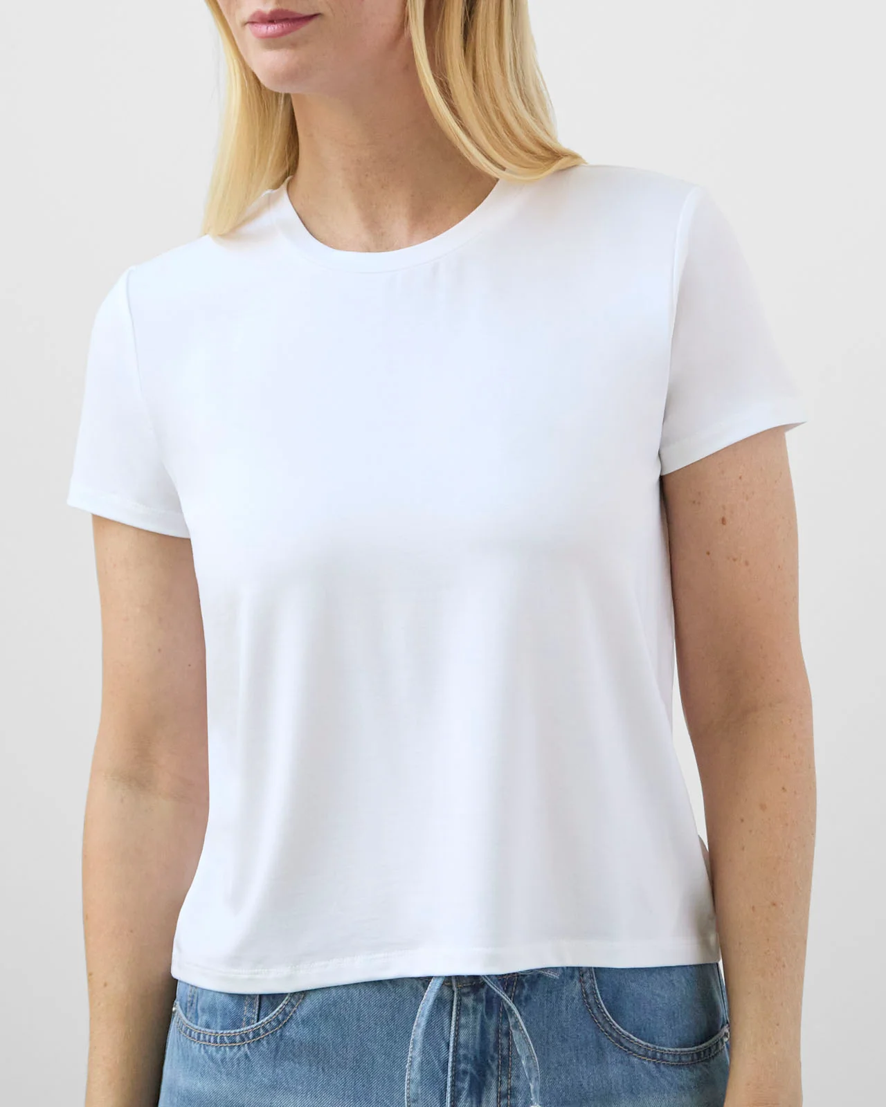 Tyra Crewneck Tee - Image 30