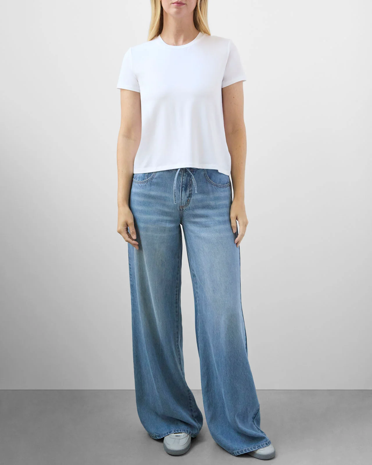 Tyra Crewneck Tee - Image 31