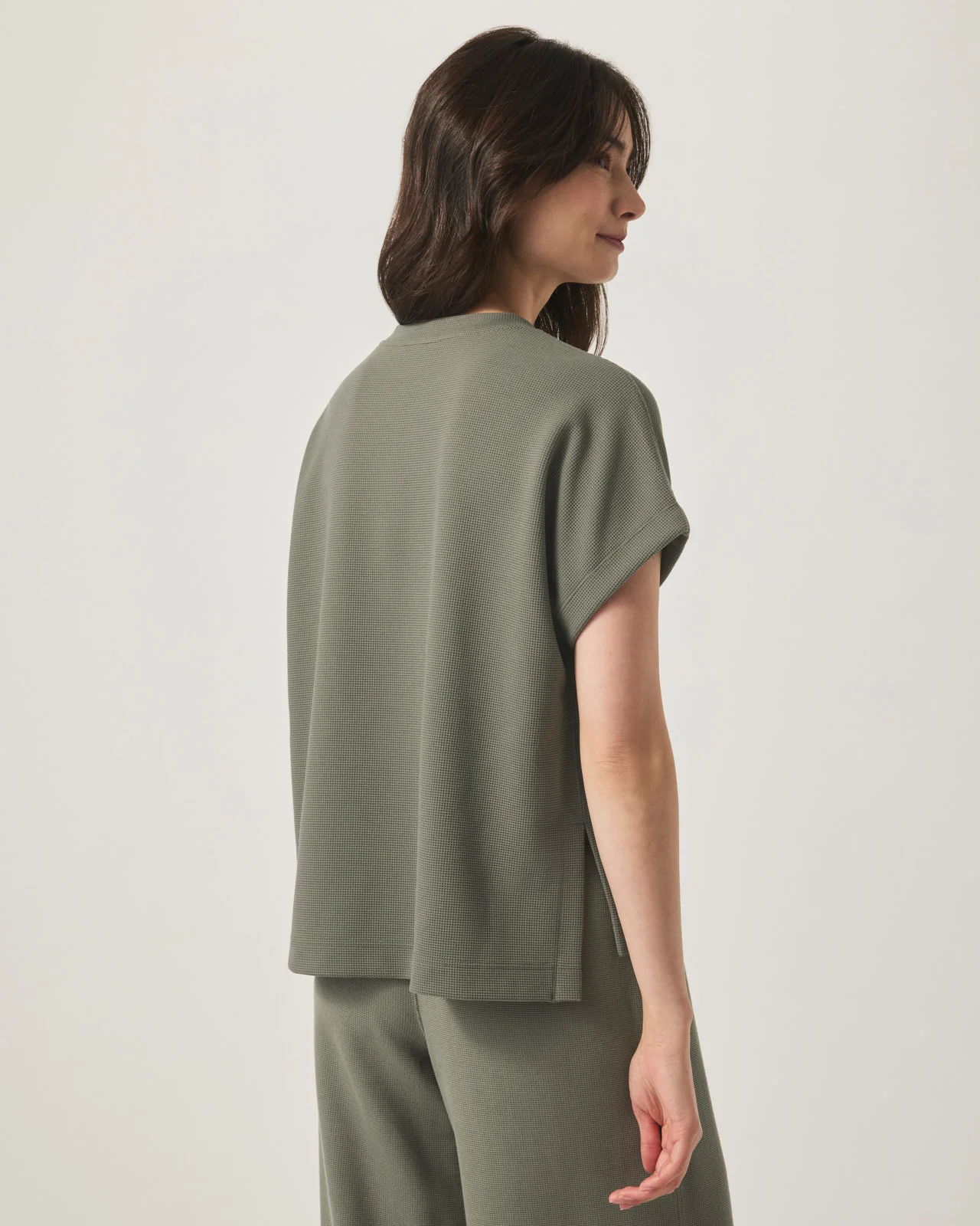 Waffle Scuba Short Sleeve Sweatshirt - Image 19